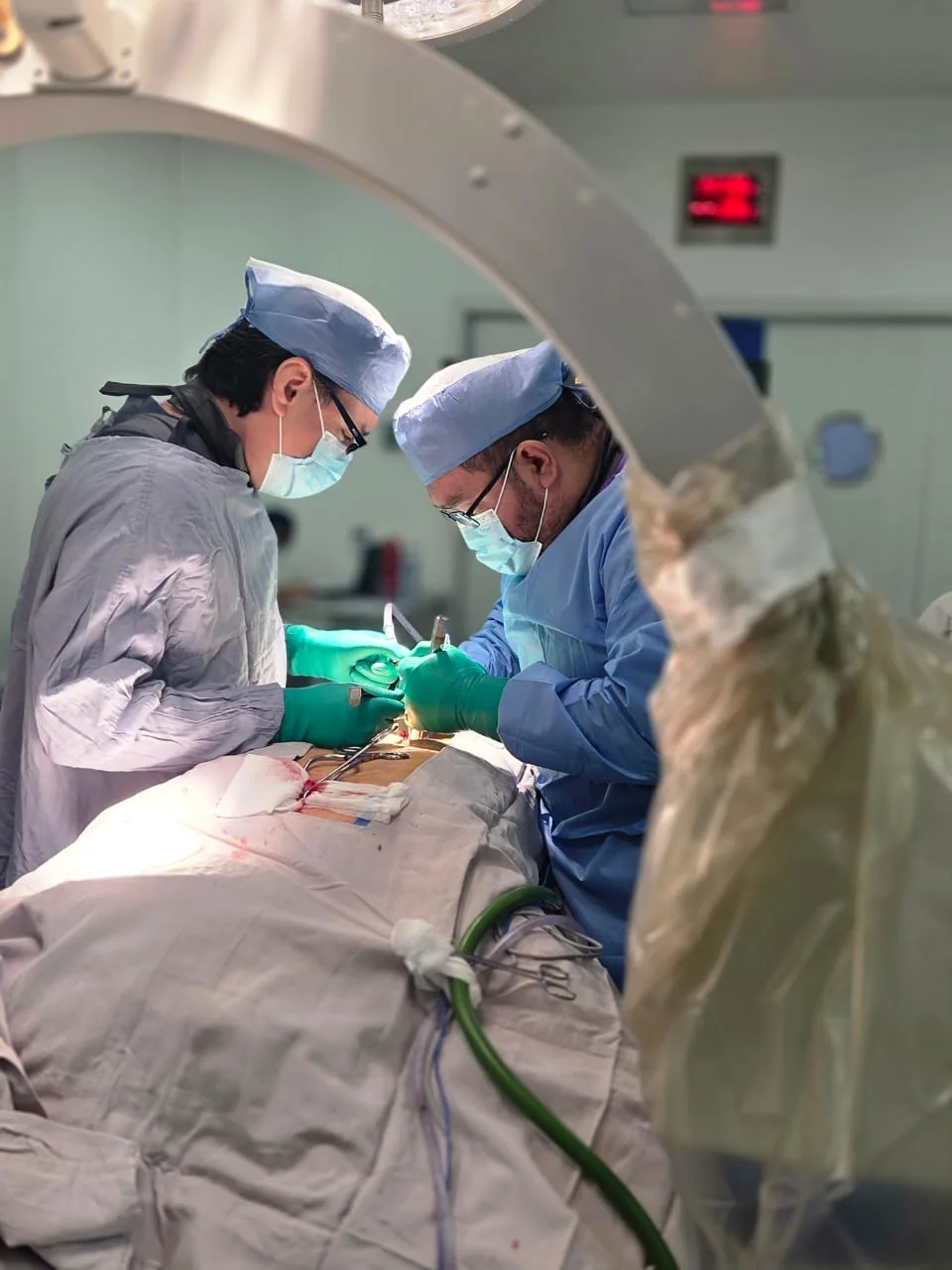Cirugía de columna con fluoroscopia
